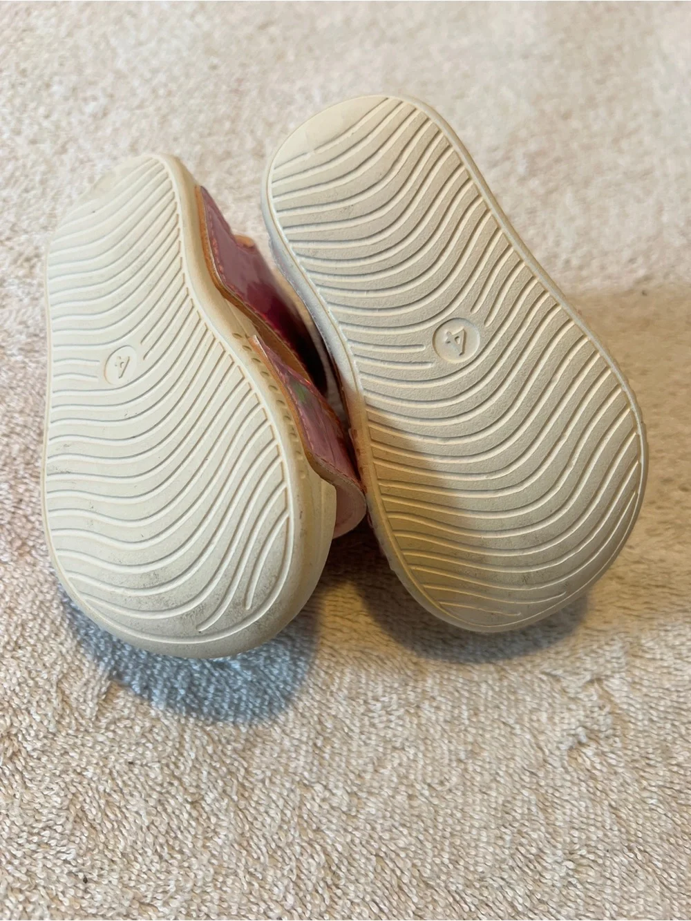 Kids Iridescent Pink Hook-and-Loop Sandals Toddler girls SIZE 4